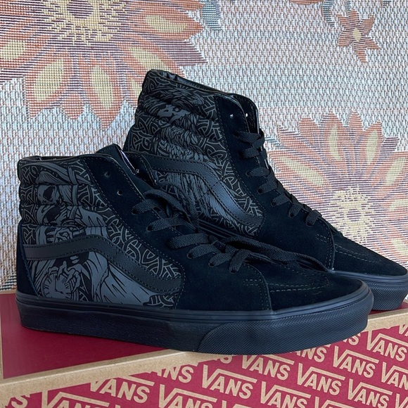 Vans Men’s Sk8-Hi
Raven Skull Black/Black
VN000TS9BKA
Sneakers - Picture 13 of 16